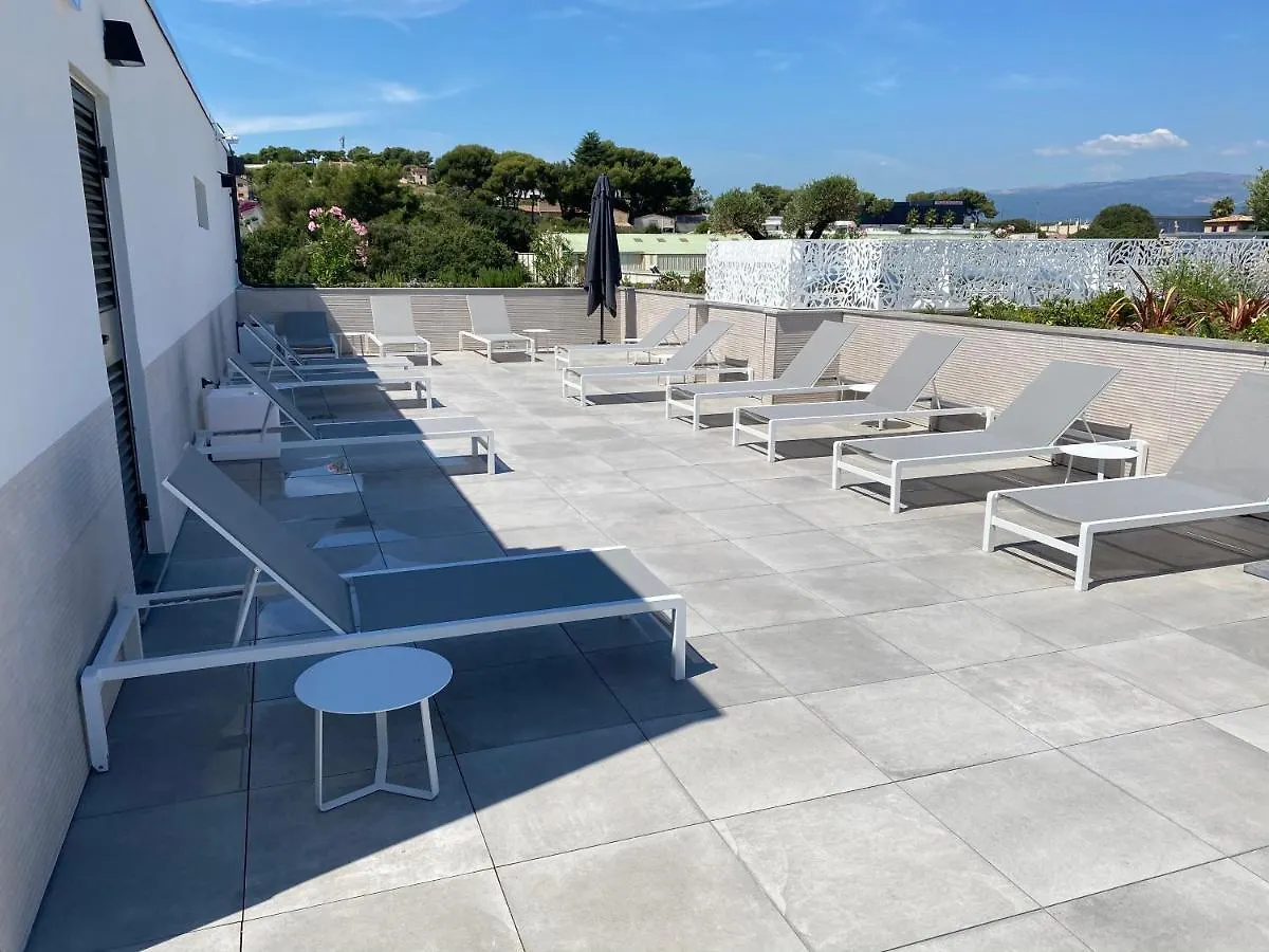 Lagrange Apart'Hotel Antibes Olympie 4*,
