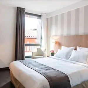 *** Hotel Le Pere Leon France